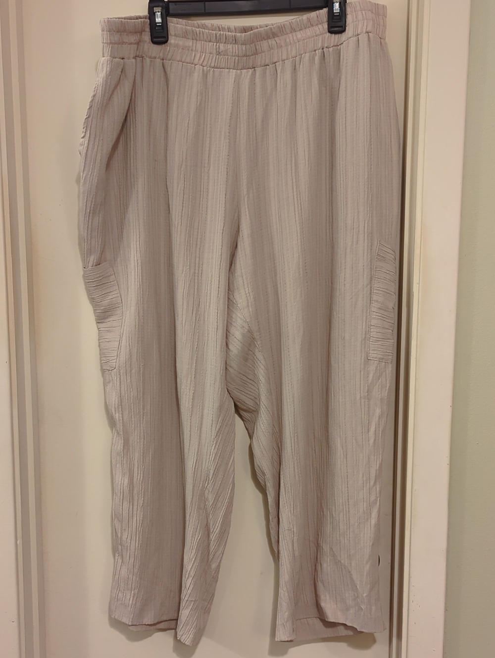 Relaxed Wide-Leg Pull-On Pants in Light Cream